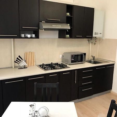 Gil Apartments, Квартира Студия В Самом Центре Пл Петефи Úzhgorod Exterior foto