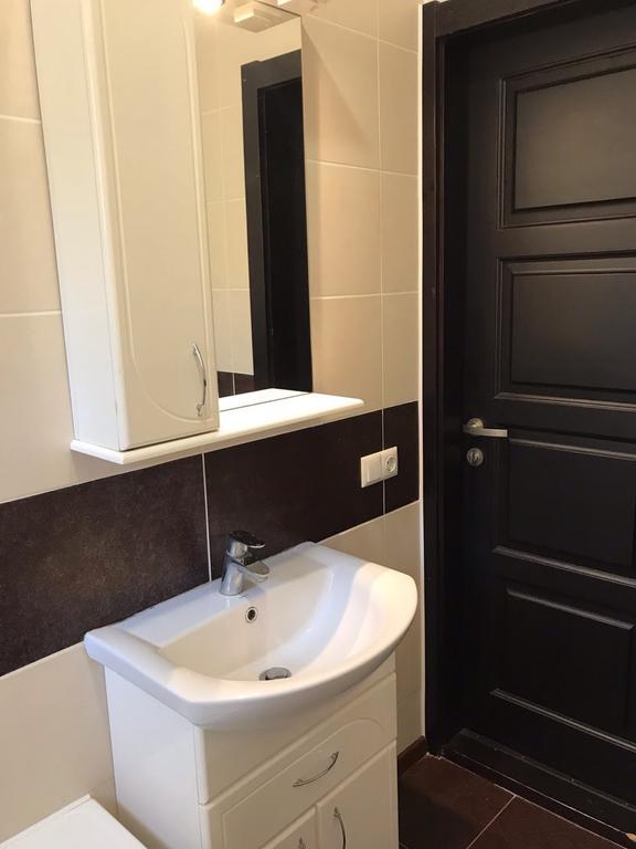 Gil Apartments, Квартира Студия В Самом Центре Пл Петефи Úzhgorod Exterior foto